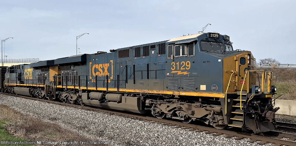 CSX 3129 leads M214 on this day.